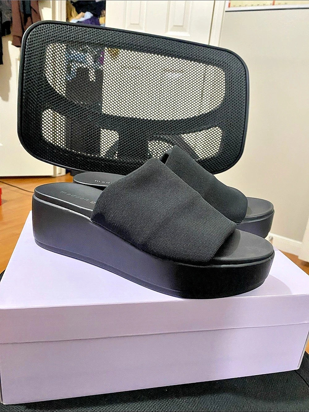 Madden Girl Shelbie Slide Sandals Black US 8 M Like New